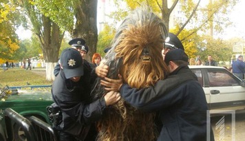 Chewbacca arrested for campaigning in Ukraine