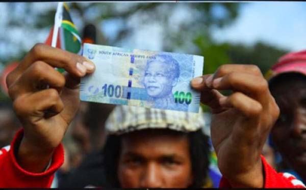 South Africa Reveals $260 Monthly Minimum Wage