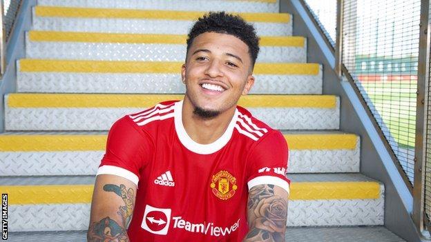 OFFICIAL: Manchester United announce the signing of Jadon Sancho