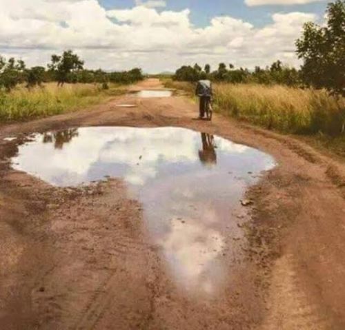 Pothole draws us a map of Africa in Uganda