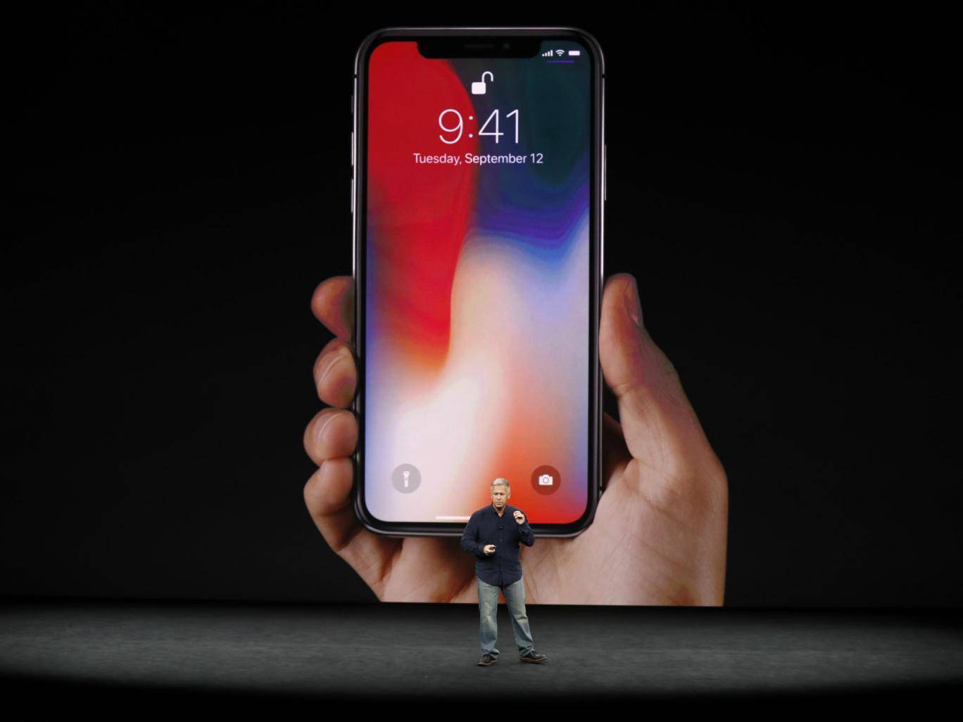 iPhone X malfunctions at launch - Apple