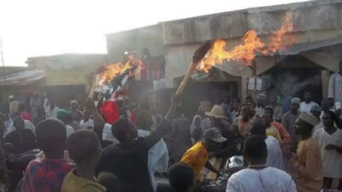 APC members burn their brooms as they join PDP in Kaduna state (photos)