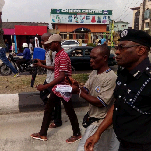 Lagos State Police Commissioner Spotted With The Protesters - #IstandwithNigeria
