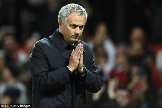 Jose Mourinho apologizes Man U fans after Chelsea's 4-0 win