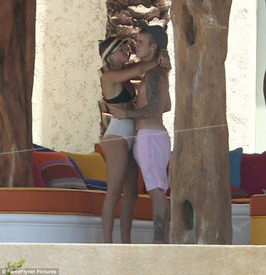 Photos: See What Justin Bieber & Girlfriend Were Caught Doing