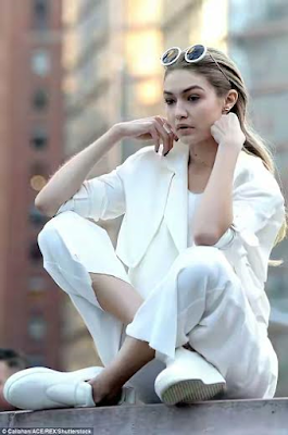 Hot Model Gigi Hadid slays in white