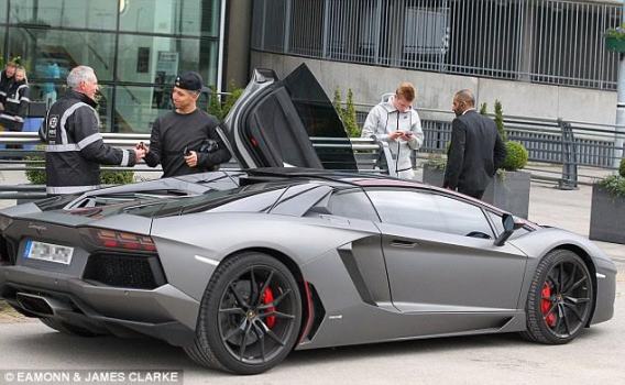 Photo: Samir Nasri's £275k Lamborghini
