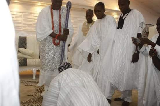 Former Nigerian President Prostrates for a young King in show of humility