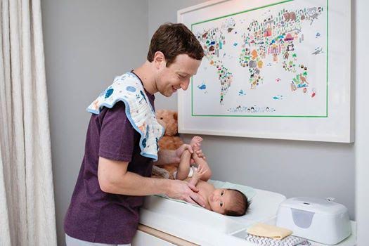 Facebook CEO changes baby diapers
