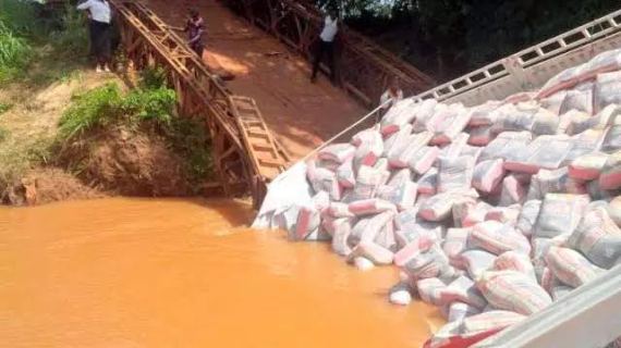 Dangote Cement Truck destroys Bridge in Enugu