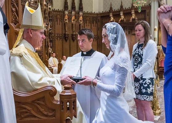 38 Year old consecrated Virgin gets married