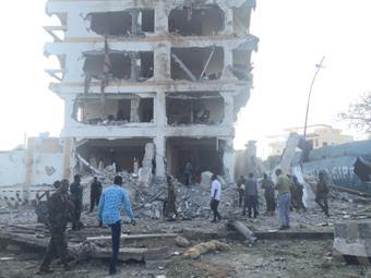 Explosion rocks Hotel in Mogadishu Somalia
