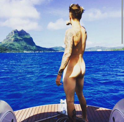 Justin Bieber posts nude picture of himself