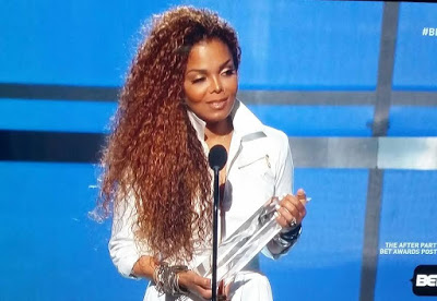 Janet Jackson makes an appearance on Bet and takes the Ultimate Icon award