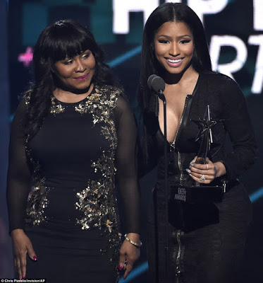 Nicki Minaj invites mum on stage at Bet Awards