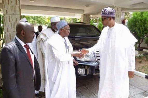 Shehu Shagari visits Buhari to congratulate him on his victory - Buhari once overthrew him