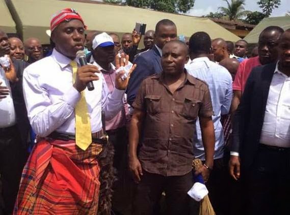 Gov Rotimi Amaechi's funny dressing to campaign in Rivers
