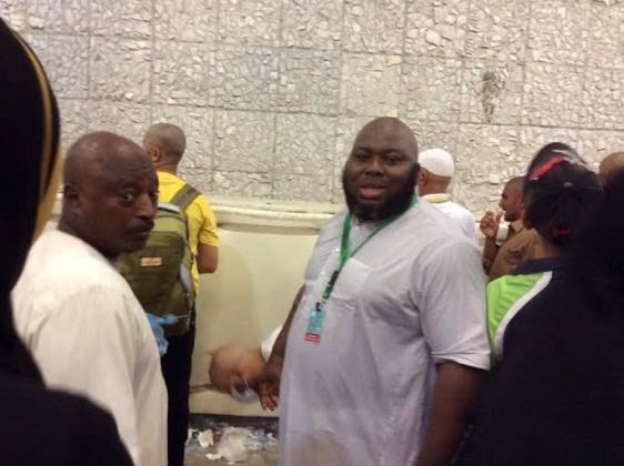 Photos: Asari Dokubo stoning at Mecca wall 'Chibok scammers'