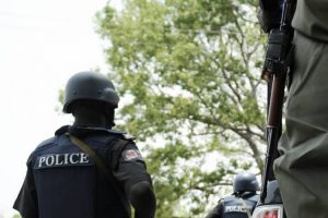 Gunmen kill policeman and injures many in robbery operation